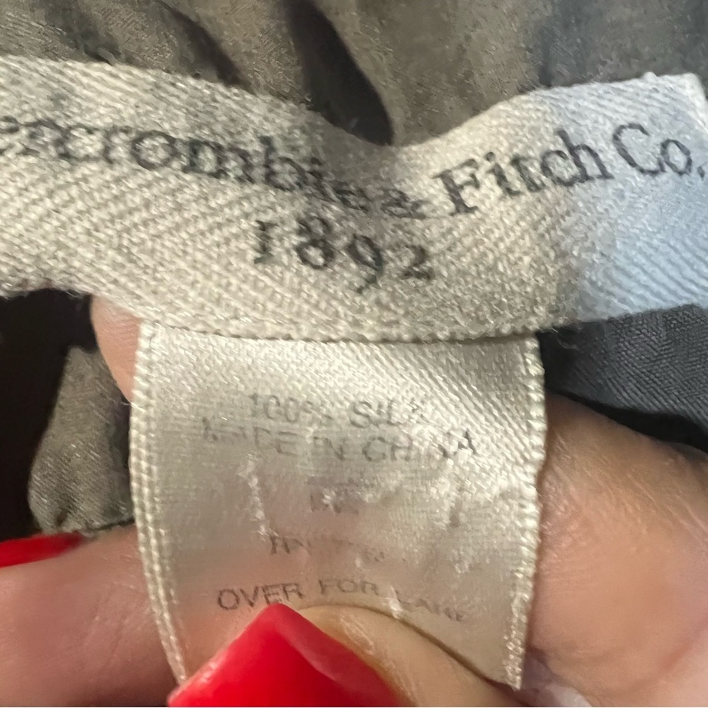 Abercrombie & Fitch vintage green olive 100% silk button down women’s shirt M - Picture 4 of 4